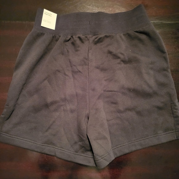Women's Nike Black Cotton Shorts DQ5717-010 Loose Fit High Rise Multiple Sizes - Picture 2 of 2